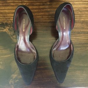 Ann Taylor Black Fur pointy toe Pumps